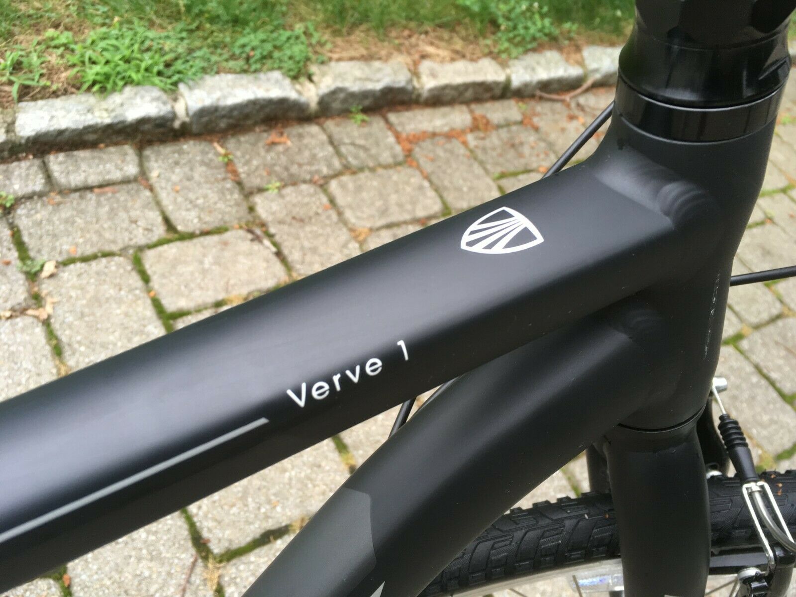 Trek Verve 1 mens bike mans large charcoal hybrid comfort bicycle - Fresh Stock Dated December 2025