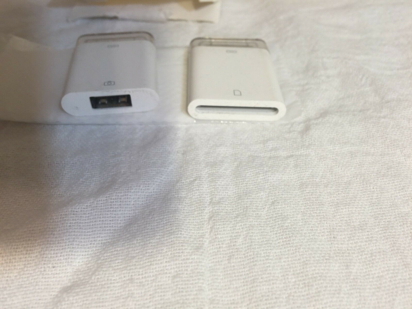 Apple iPad Camera Connection Kit  MC531ZM/A Gently Used - Fresh Stock Dated February 2026