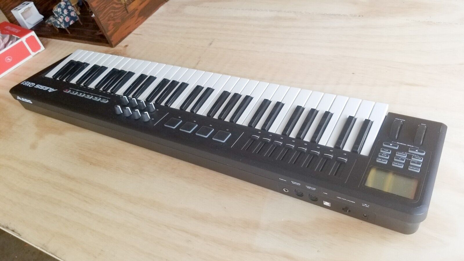 Alesis QX61Advanced MIDI Keyboard Controller-Assignable Pads/Rotors GREAT Shape - Fresh Stock Dated February 2026