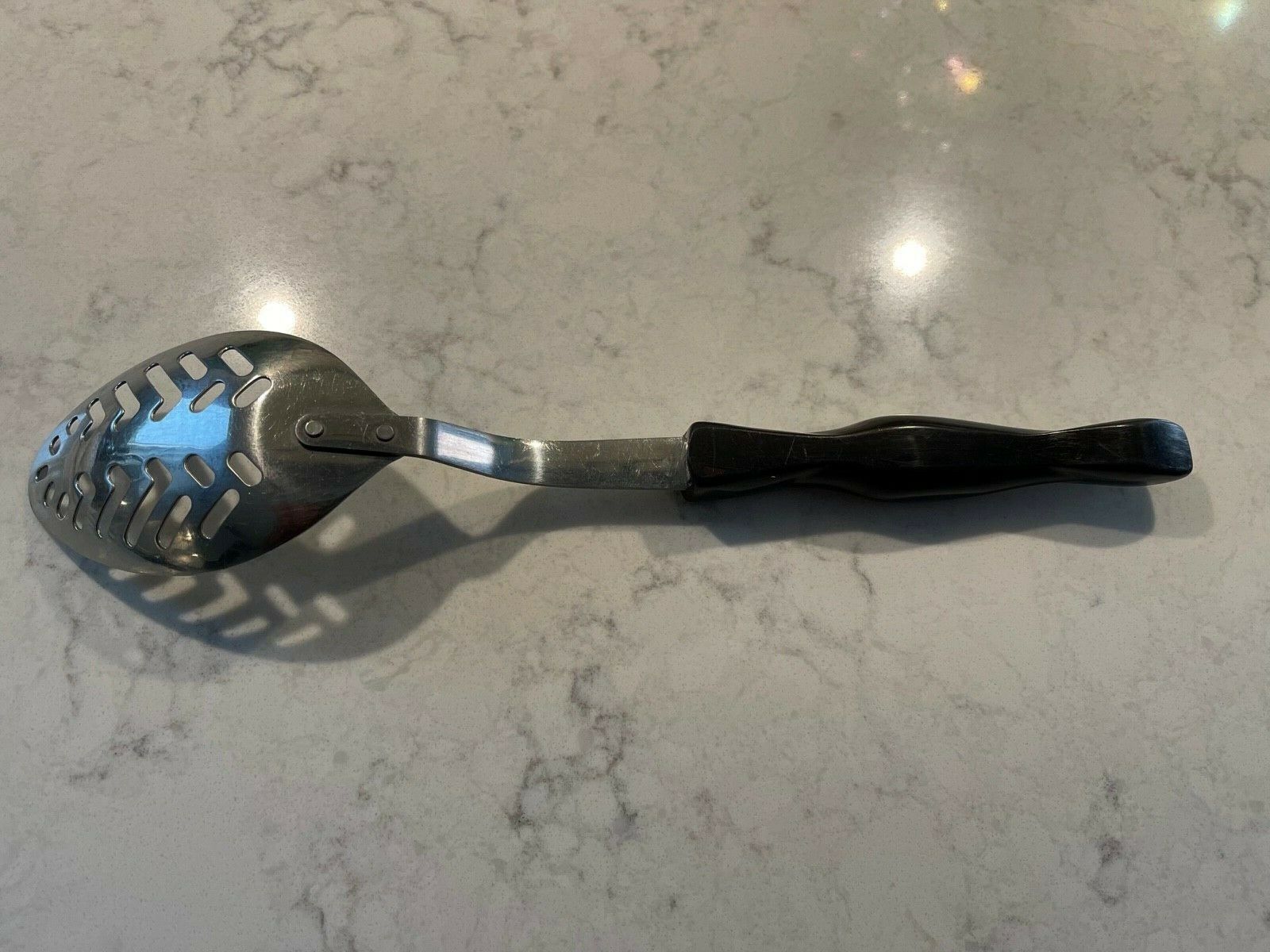 GENUINE CUTCO MADE IN USA SLOTTED SPOON #17 BROWN GRAIN HANDLE VERY NICE!! - Fresh Stock Dated December 2025