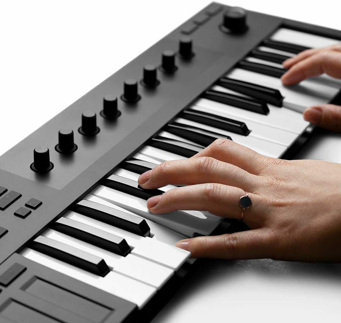 Native Instruments Komplete Kontrol M32 Controller Keyboard - Fresh Stock Dated February 2026