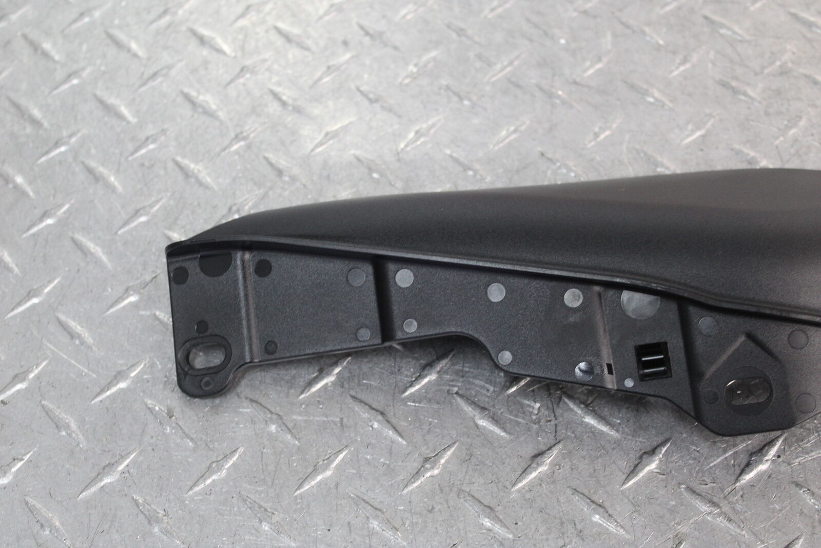 HARLEY-DAVIDSON MID FRAME AIR DEFLECTOR SET 57200130 09-LATER TOURING - Fresh Stock Dated February 2026