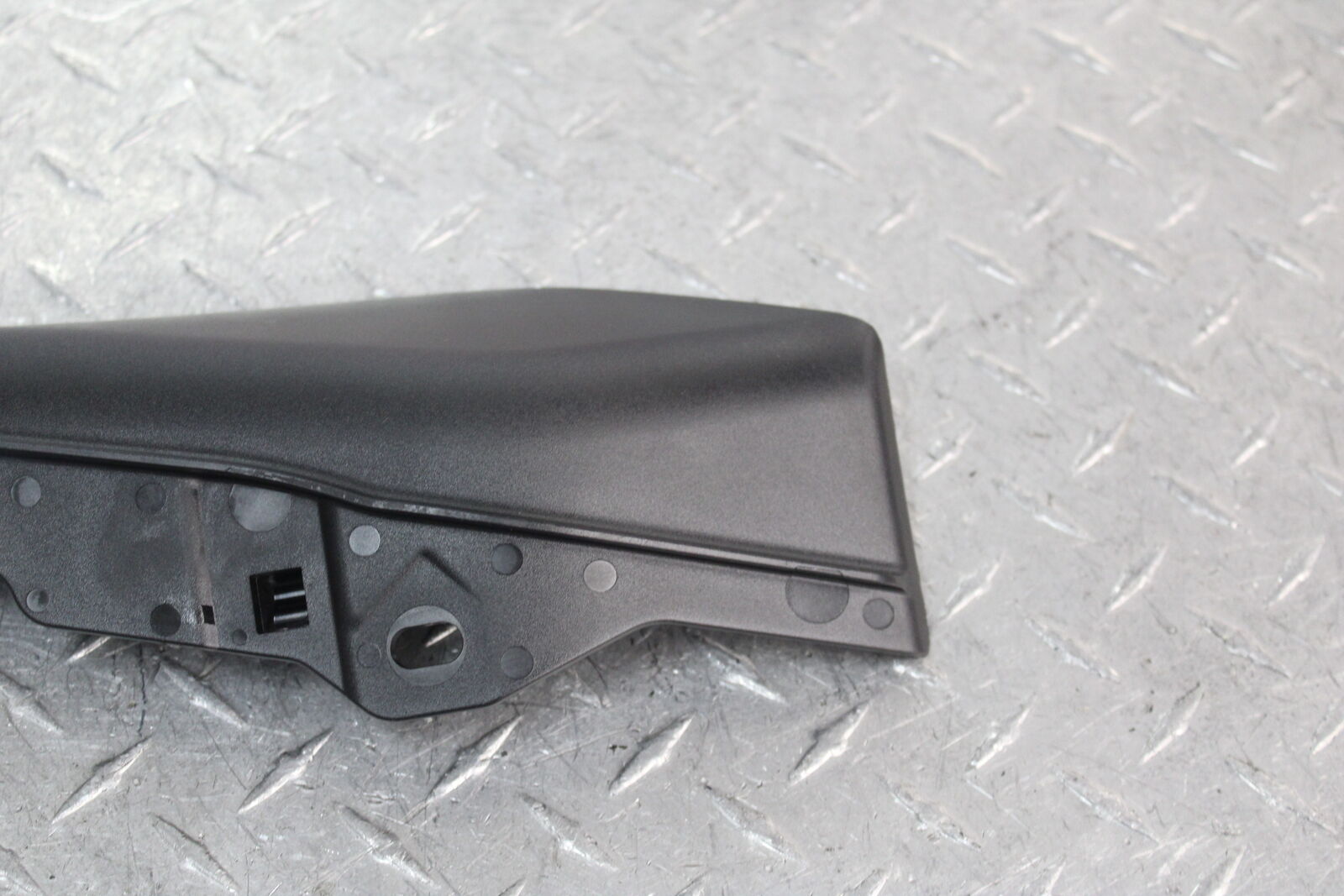 HARLEY-DAVIDSON MID FRAME AIR DEFLECTOR SET 57200130 09-LATER TOURING - Fresh Stock Dated February 2026