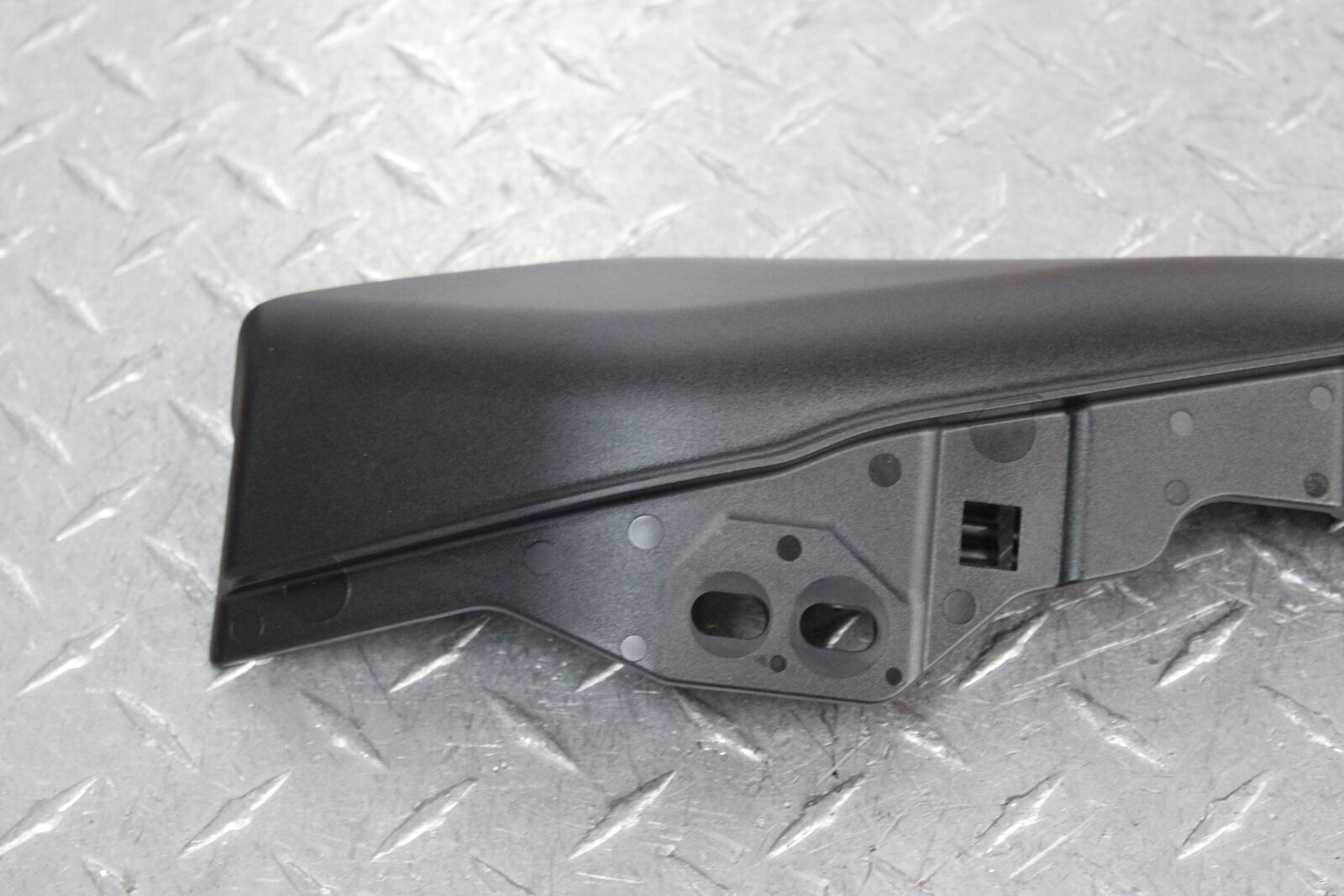 HARLEY-DAVIDSON MID FRAME AIR DEFLECTOR SET 57200130 09-LATER TOURING - Fresh Stock Dated February 2026