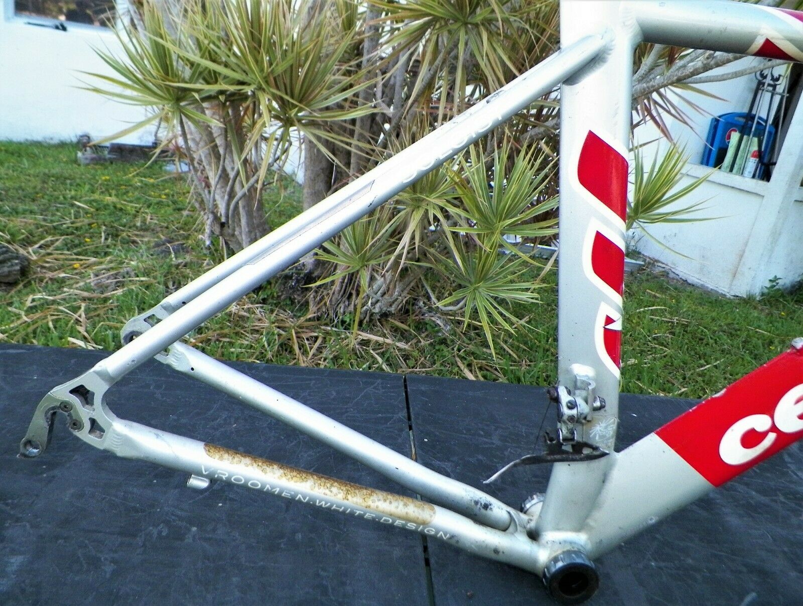 CERVELO SOLOIST 3T ALUMINUM FRAME w/CARBON FORK & HANDLEBARS - 48cm FRAME - Fresh Stock Dated December 2025