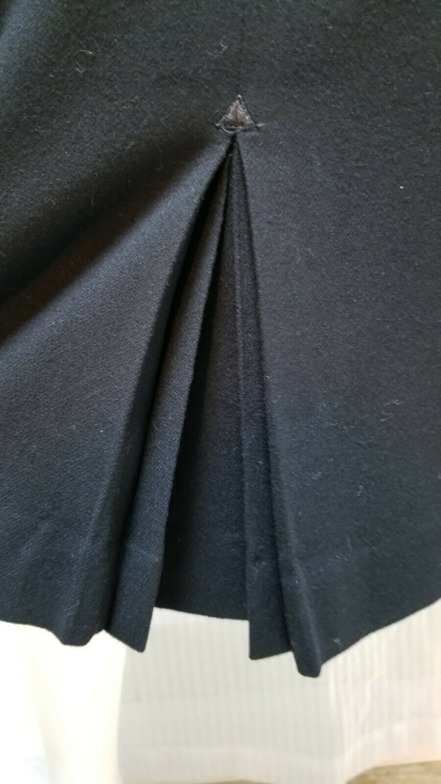 Vintage COUNTRY WALKER SUMMIT OF BOSTON Black Wool SKIRT - Waist 26