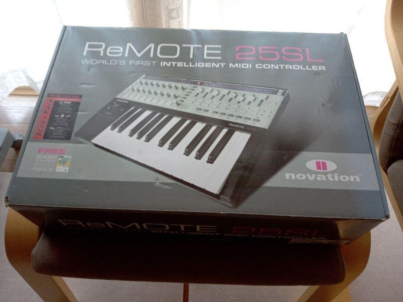 Remote 25 SL MIDI Controller Novation - Fresh Stock Dated February 2026