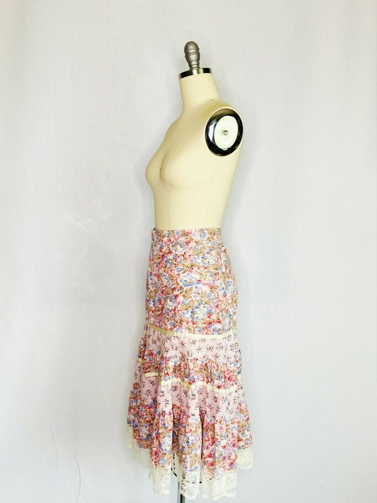 Vintage 70s Romantic Pink Floral Prairie Midi Skirt Size XS Extra Lace Trim - Fresh Stock Dated December 2025