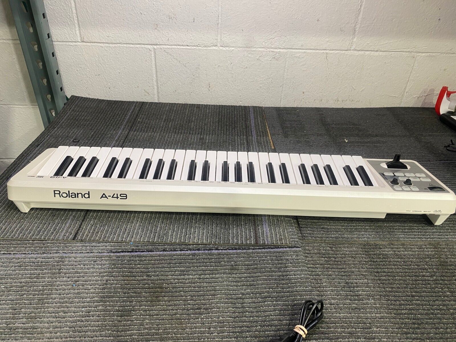Roland A-49-WH 49-Key MIDI Keyboard Controller White -----*E38* - Fresh Stock Dated February 2026