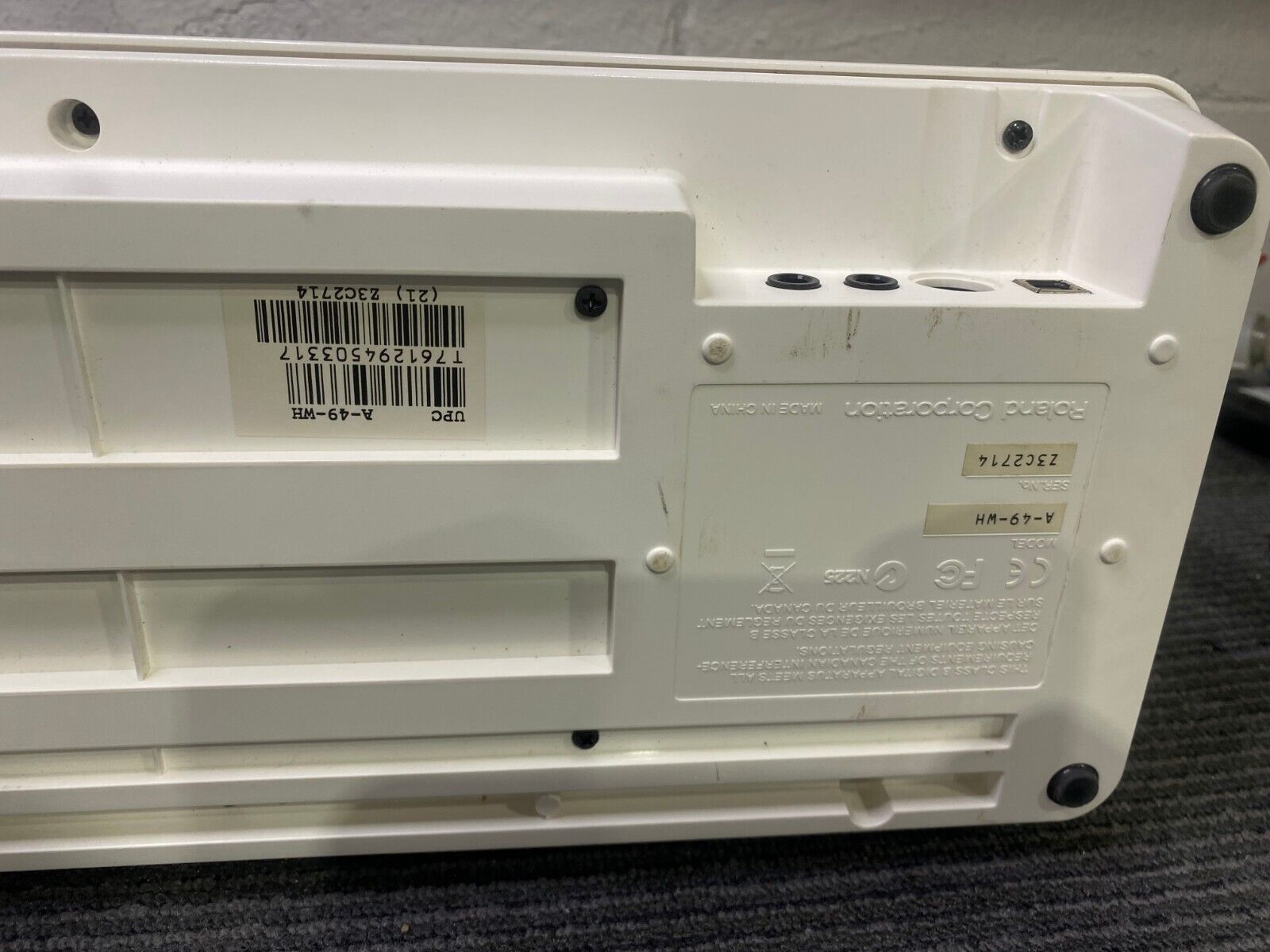 Roland A-49-WH 49-Key MIDI Keyboard Controller White -----*E38* - Fresh Stock Dated February 2026