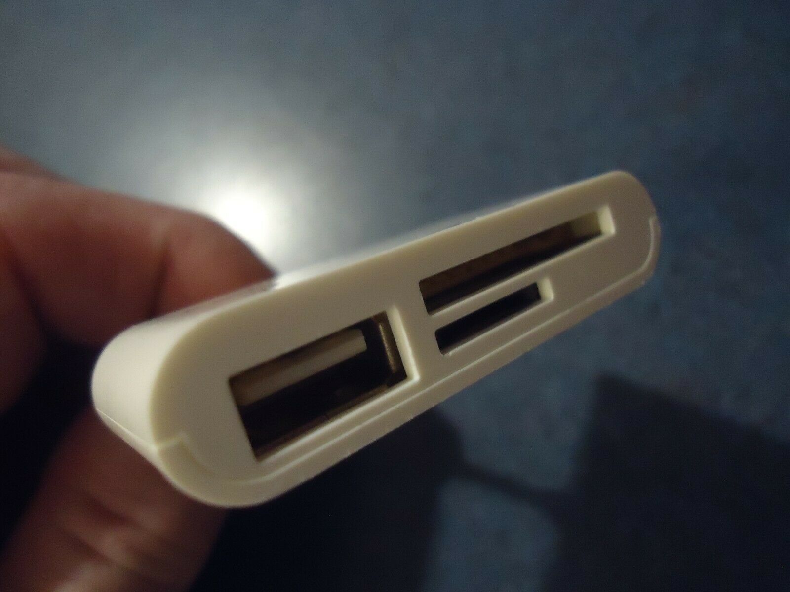 3 in1 USB SD Card Reader Micro Camera Connection Adapter Reader for iPad iphone - Fresh Stock Dated February 2026