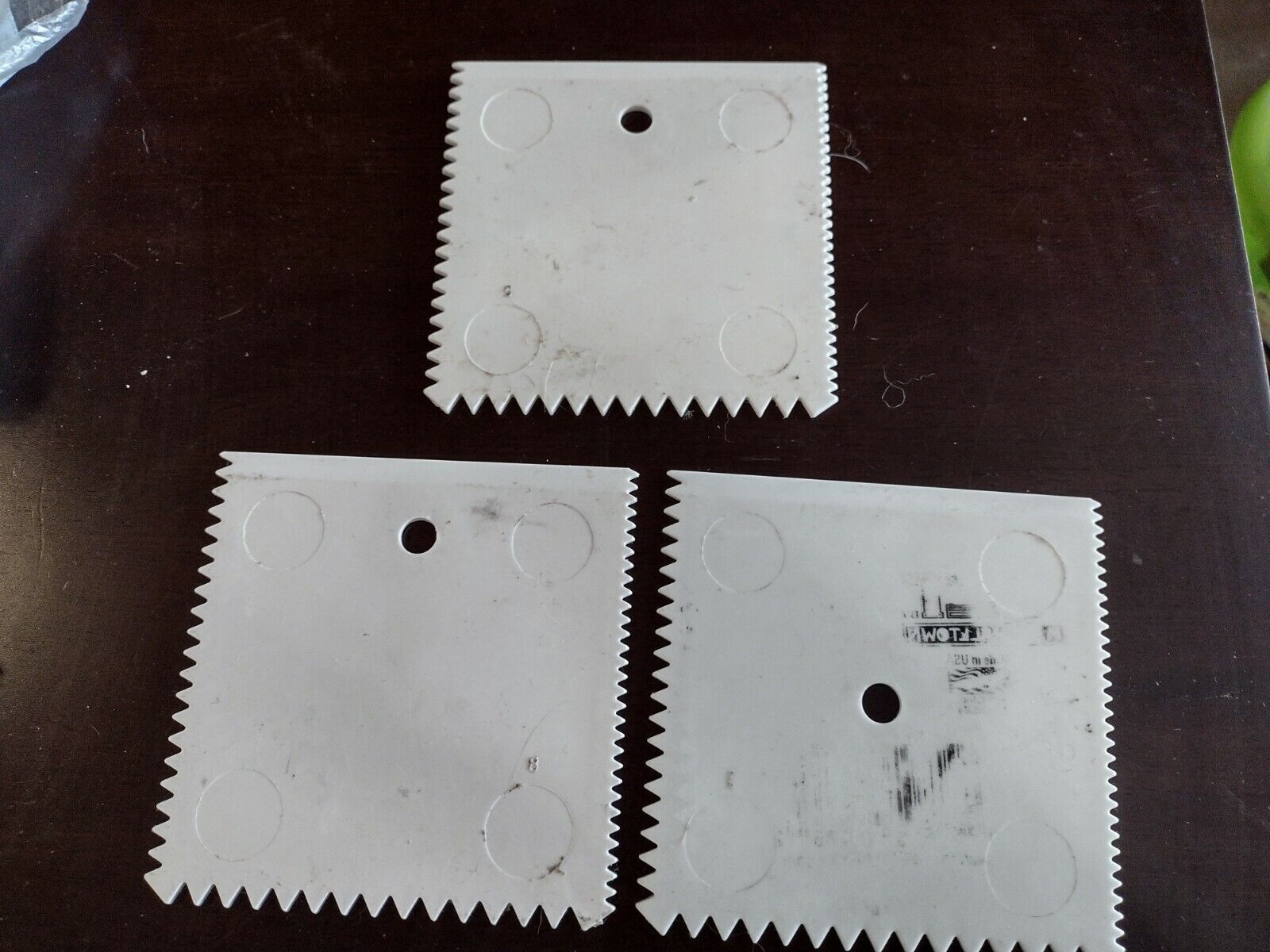 V-NOTCHED tapered straight edge ADHESIVE SPREADERS 1/8