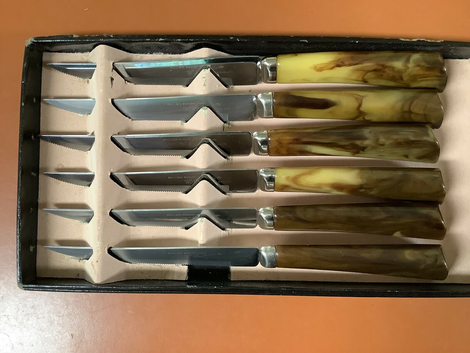 Midcentury Steak Knives: Boxed Set 6, W Richardson Sheffield Bakelite Stainless - Fresh Stock Dated December 2025