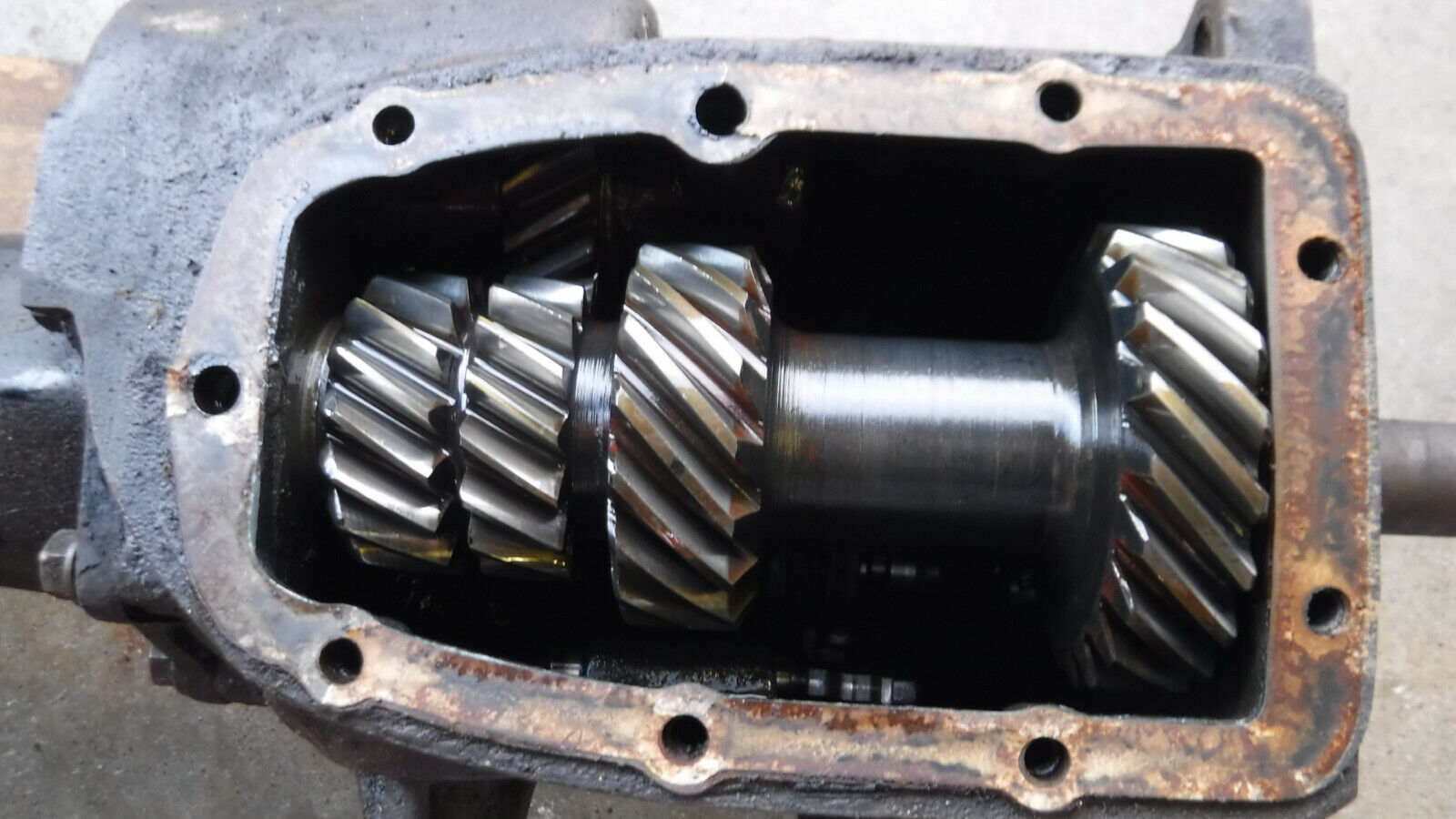 CADILLAC LESALLE 3 SPEED TRANSMISSION 1949-53 # 12N16 & 1424426 NICE SHAPE - Fresh Stock Dated February 2026