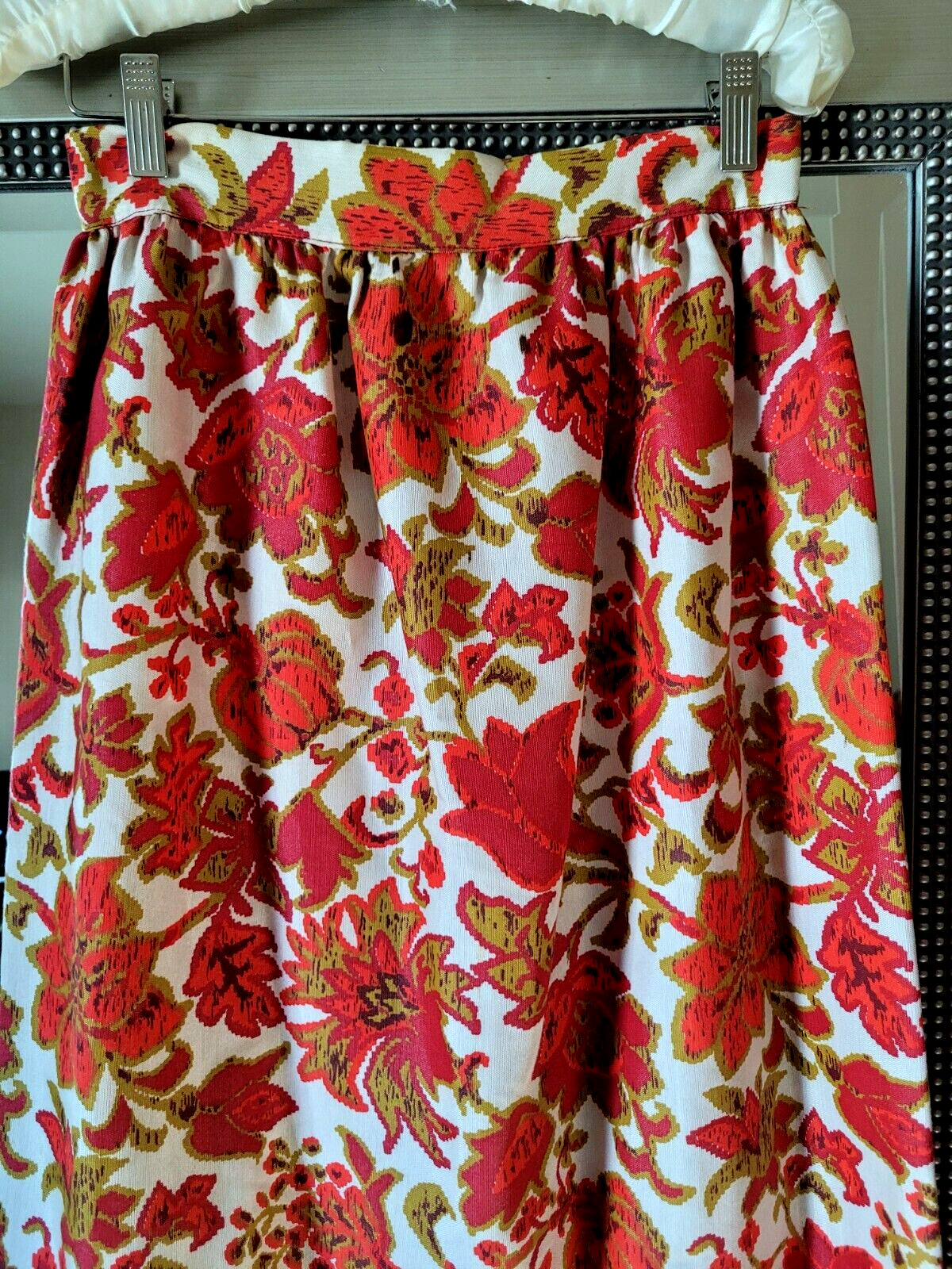 Vtg 70s Maxi Skirt S 4/6 Pleated Full Skirt with Back Slit Tapestry Look - Fresh Stock Dated March 2026