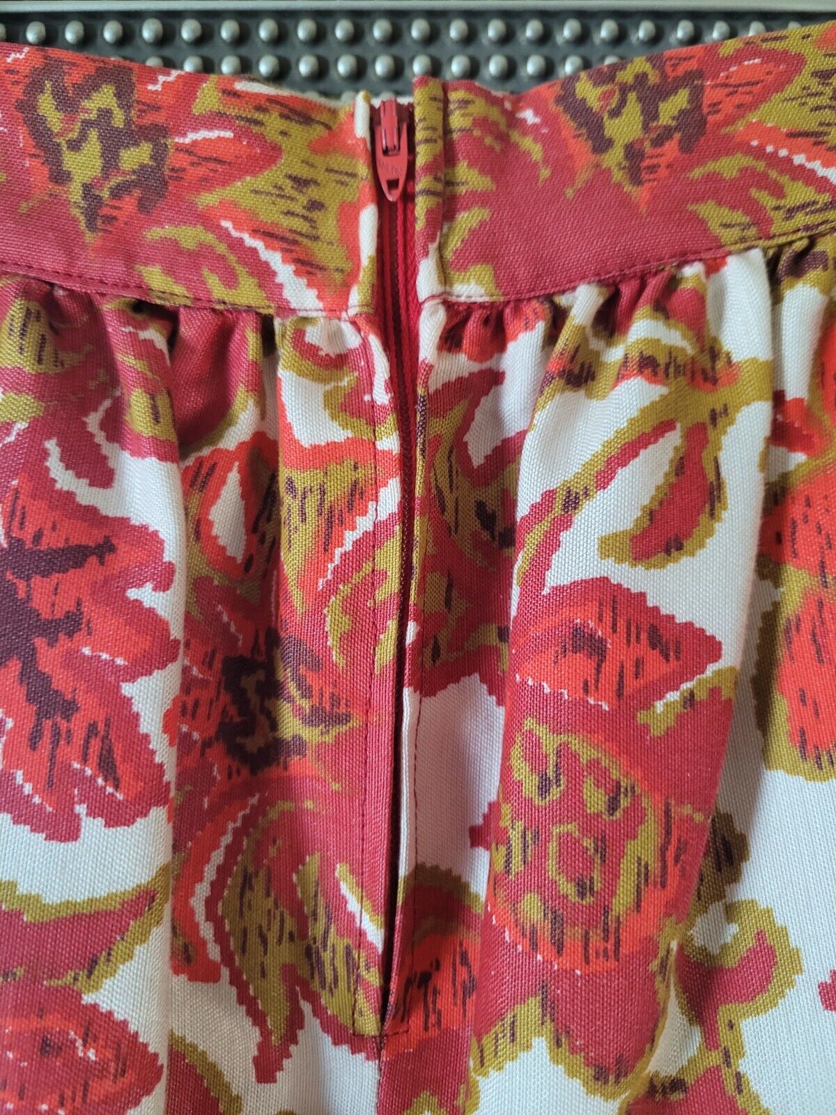 Vtg 70s Maxi Skirt S 4/6 Pleated Full Skirt with Back Slit Tapestry Look - Fresh Stock Dated March 2026