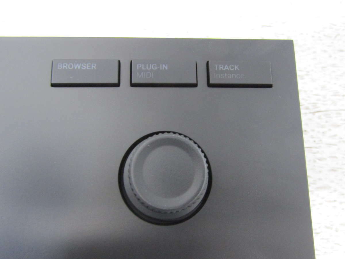 Native Instruments Komplete Kontrol M32 Micro Keyboard Controller - Fresh Stock Dated February 2026