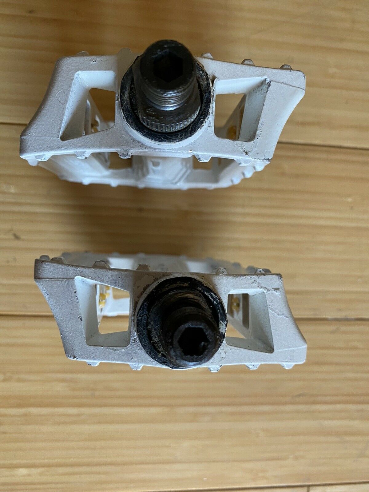 SHIMANO 1/2 PD-MX15 White Pedals OLD SCHOOL BMX For 1pc Cranks - Fresh Stock Dated December 2025