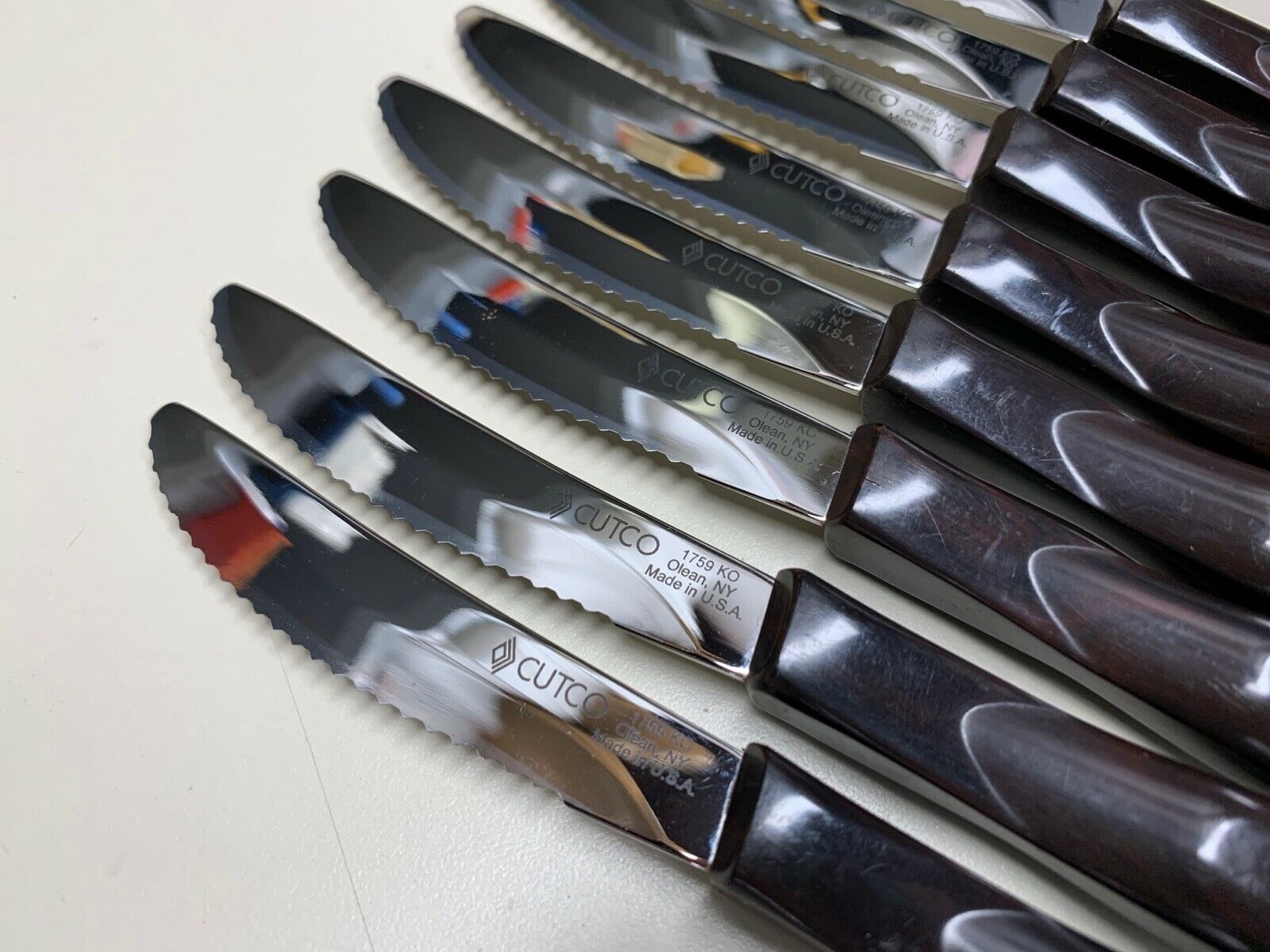 (8) CUTCO CLASSIC HANDLE TABLE KNIVES 1759 USA **VERY NICE CONDITION** - Fresh Stock Dated December 2025