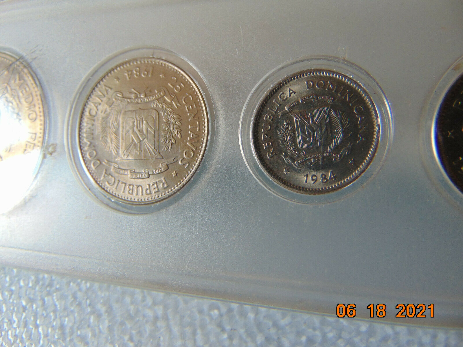 DOMINICAN REPUBLIC 1984 set of 1C thru 1Peso - Fresh Stock Dated December 2025