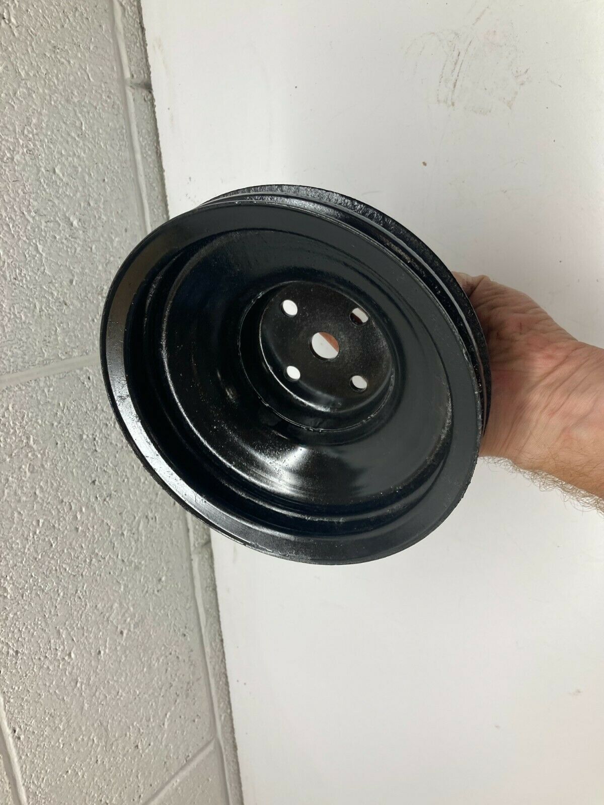 Y2 OMC/Mercruiser Water Pump Pulley for a 4.3, L5, L 57 3927796 AE - Fresh Stock Dated February 2026