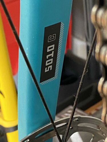 Santa Cruz 5010 S Build Carbon C Medium Loosely Blue.  (Brand New Never Ridden) - Fresh Stock Dated December 2025