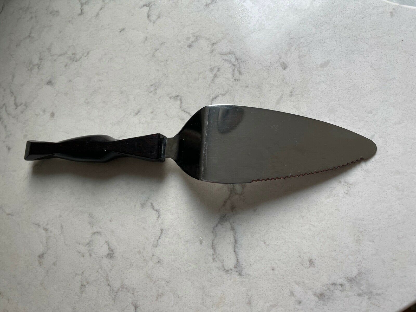 GENUINE CUTCO MADE IN USA PIE CAKE SLICER SERVER #1754 KA BROWN GRAIN HANDLE VG - Fresh Stock Dated December 2025