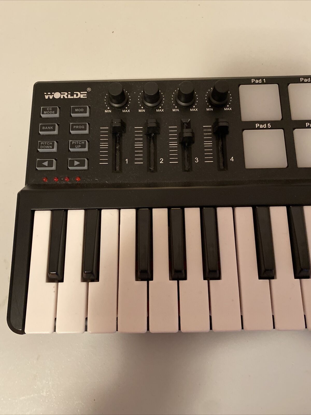 Worlde Panda Mini USB/MIDI Controller Keyboard 8 Pads 25 Keys NEW - Fresh Stock Dated February 2026