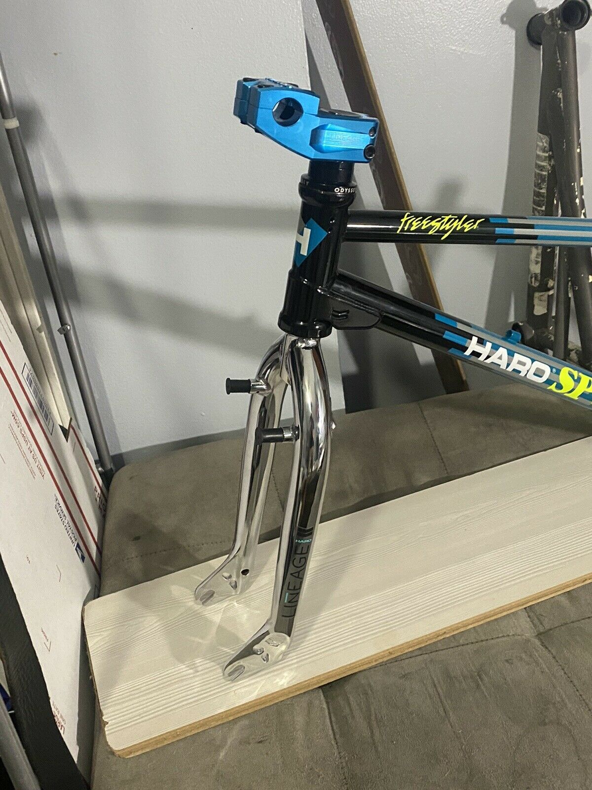 2017 HARO LINEAGE TEAM SPORT FRAME W/FORKS - HEADSET - STEM - Fresh Stock Dated February 2026