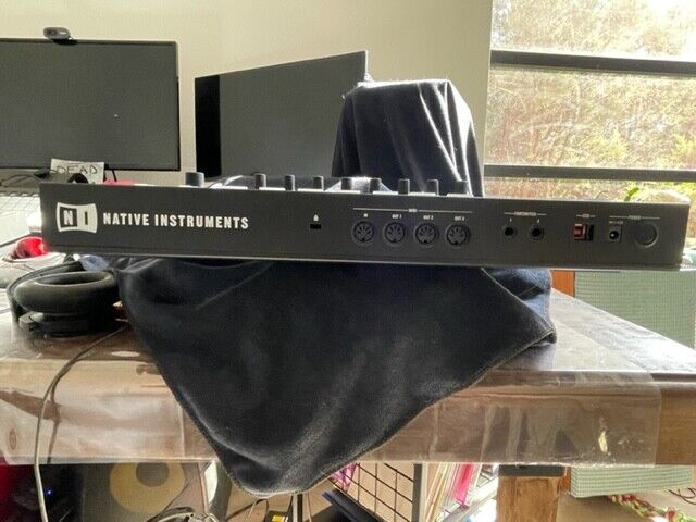 Maschine Studio with software - Fresh Stock Dated February 2026