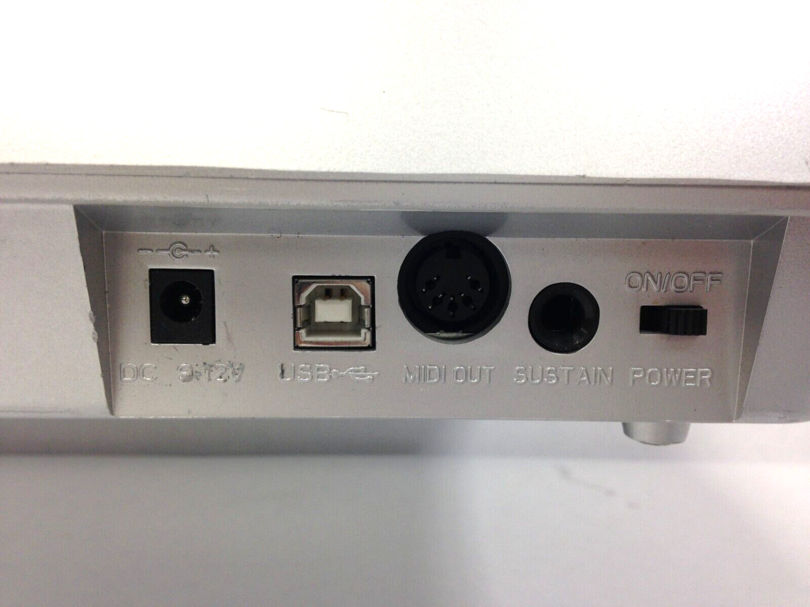 M-AUDIO KEYSTATION 49E MIDI KEYBOARD (2H4.ZS) W/Power Adapter - Fresh Stock Dated February 2026