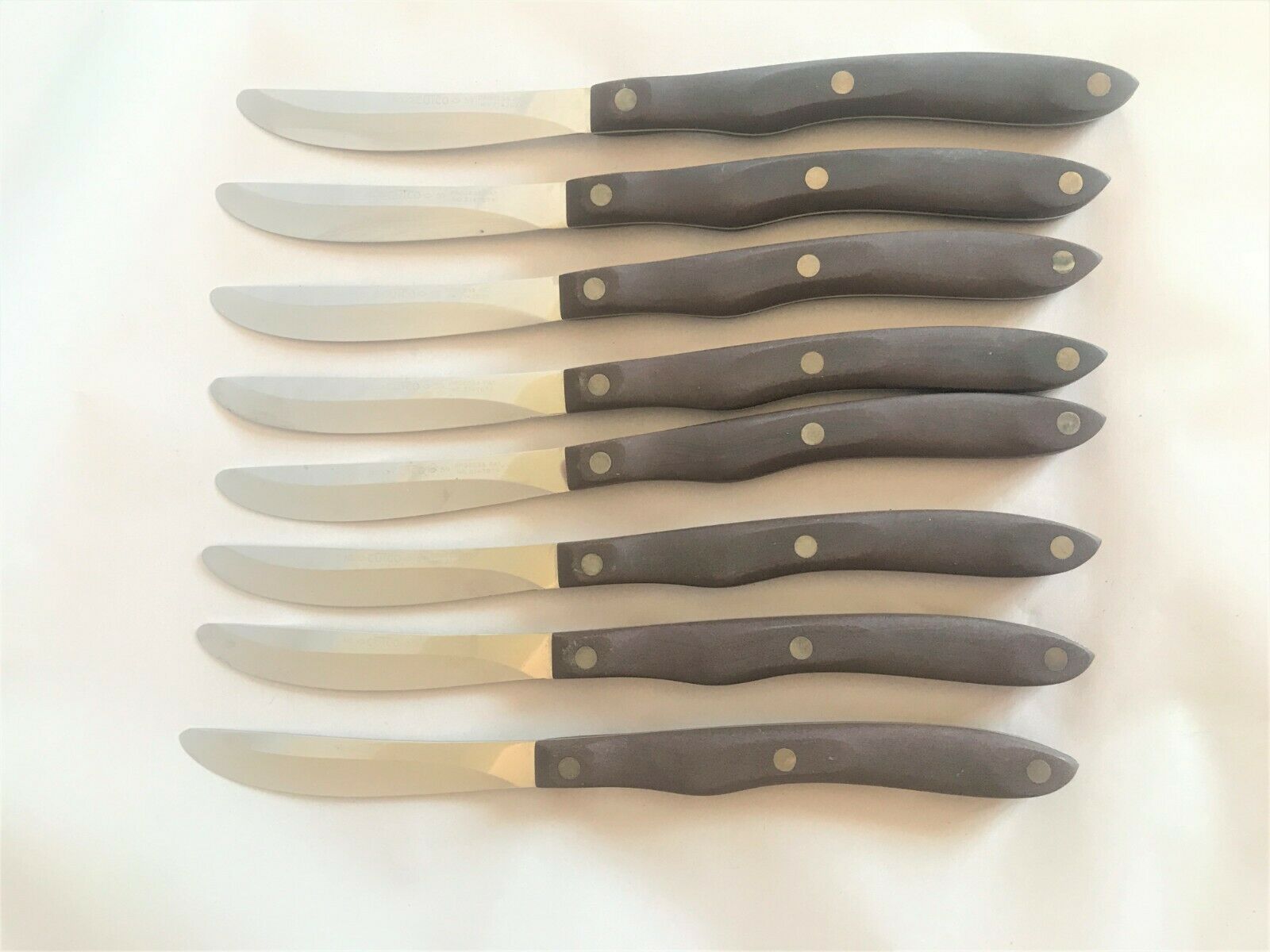 8 CUTCO NO 59 TABLE STEAK KNIVES WITH BOX - PAT 2147079 - VINTAGE STRAIGHT EDGE - Fresh Stock Dated December 2025