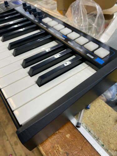 Worlde Blue Whale 25 Portable USB Midi Controller Keyboard 25 Semi weighted - Fresh Stock Dated February 2026