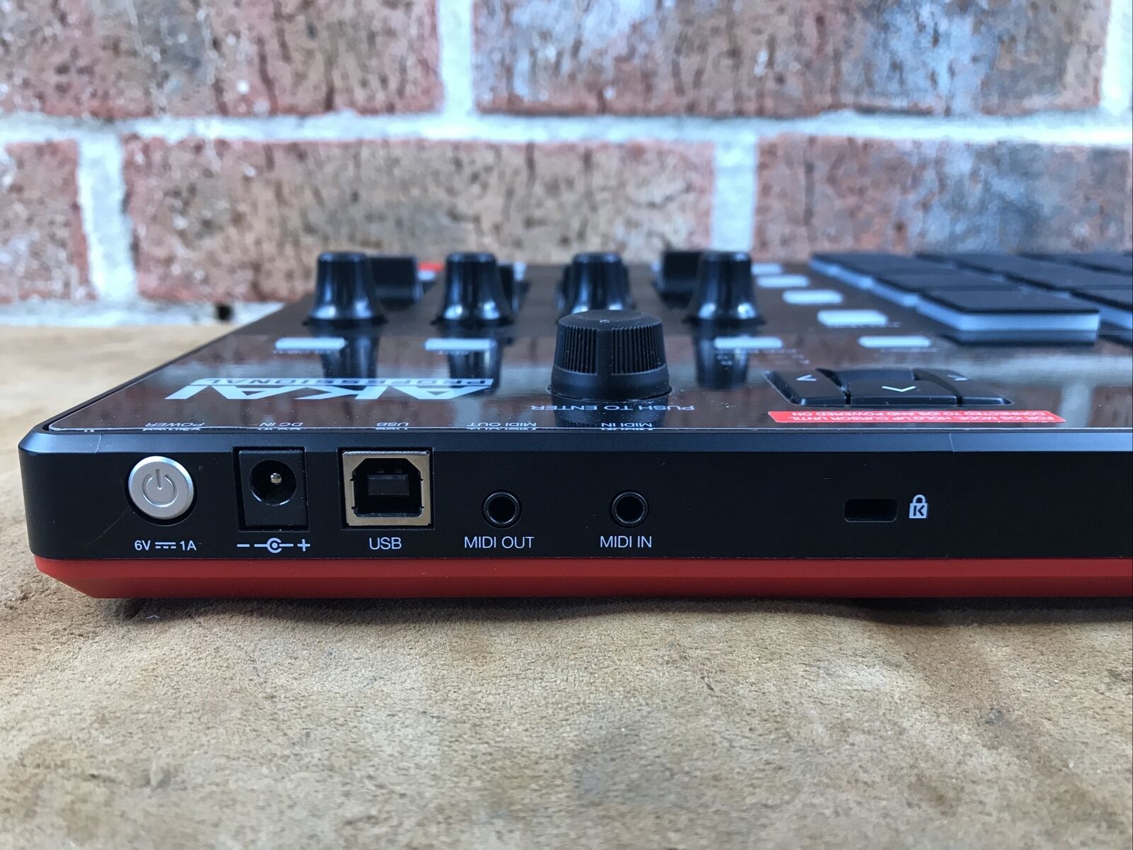 Akai professional mpd226 - Fresh Stock Dated February 2026