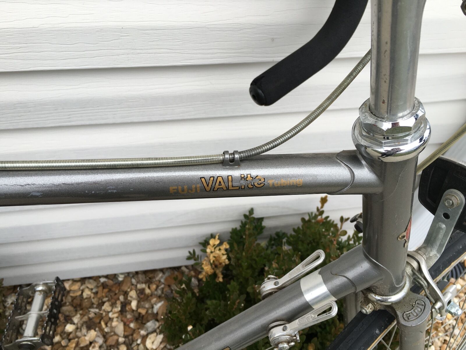 1987 Fuji Road Bicycle. VA Lite Frame. Suntour ARX Shifters. Nitro Handlebar. - Fresh Stock Dated December 2025