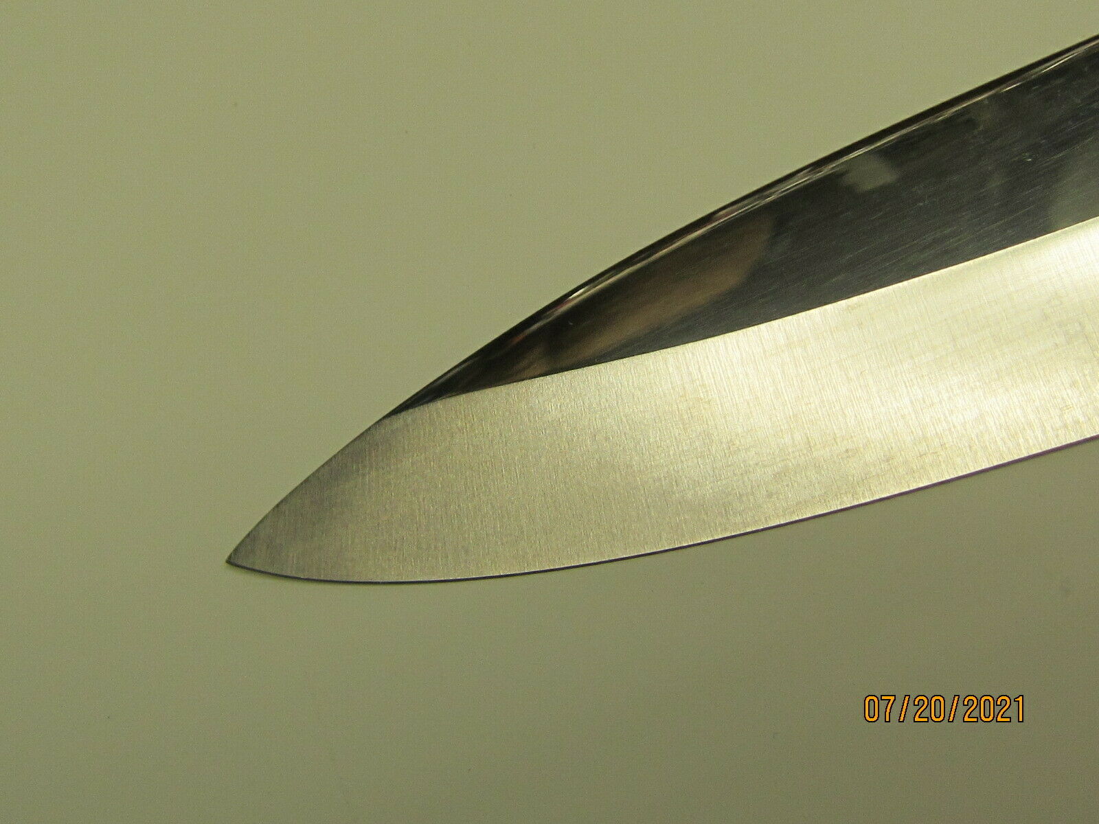 CUTCO NO. 25 CHEF'S KNIFE, EXCELLENT CONDITION, BROWN HANDLE - Fresh Stock Dated December 2025