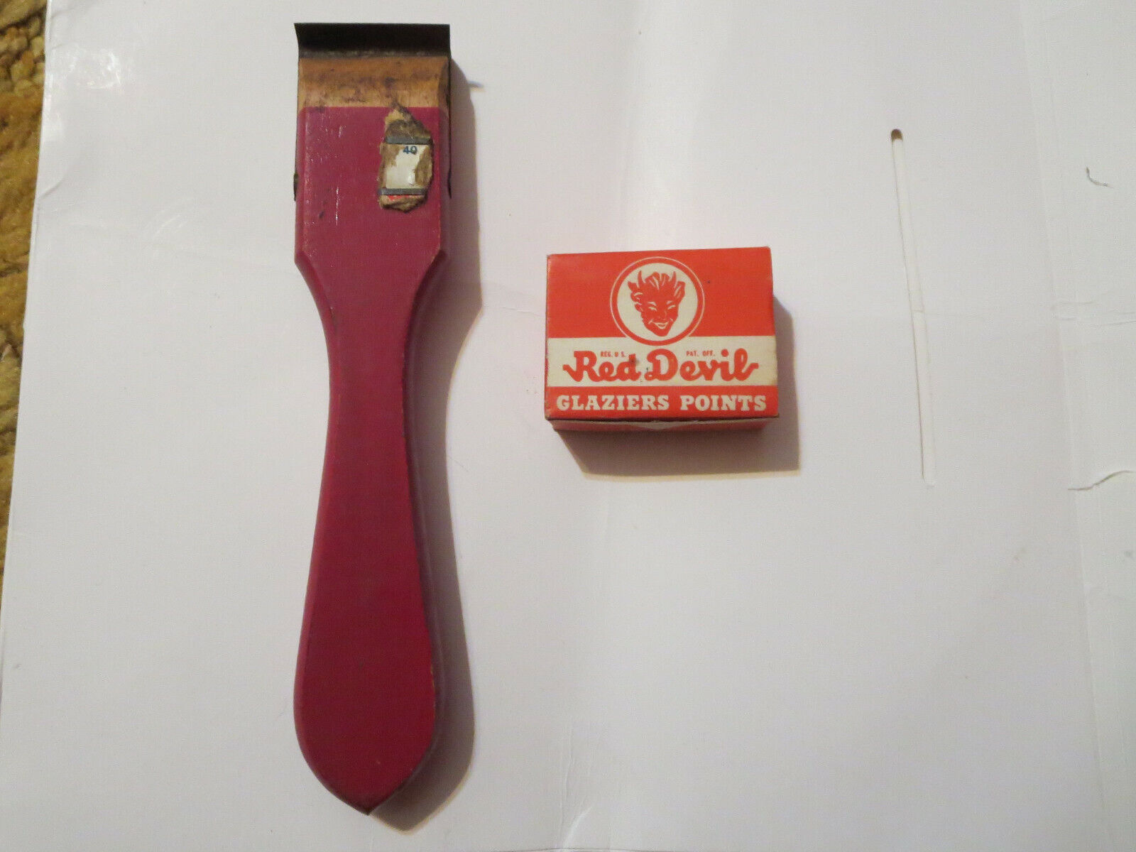 Good RED DEVIL Paint Scraper #3040 Double-Hooked Blade 1.5