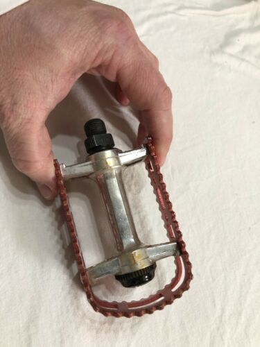 ORPHAN LEFT MKS FOOT JAWS BM 10 9/16 PEDAL RED BM-10 OLD SCHOOL BMX - Fresh Stock Dated December 2025