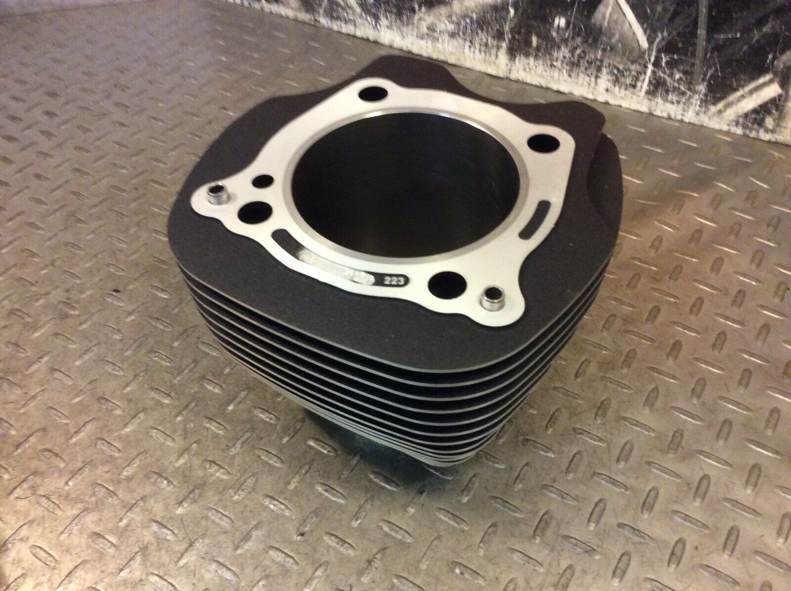 17 - 20 Harley Davidson M8 Milwaukee 8 Front Engine Cylinder Jug 4.3 