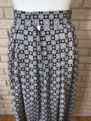 Vintage 1980s 40s Style Black & White Geometric Box Pleated Long Skirt Size S - Fresh Stock Dated February 2026