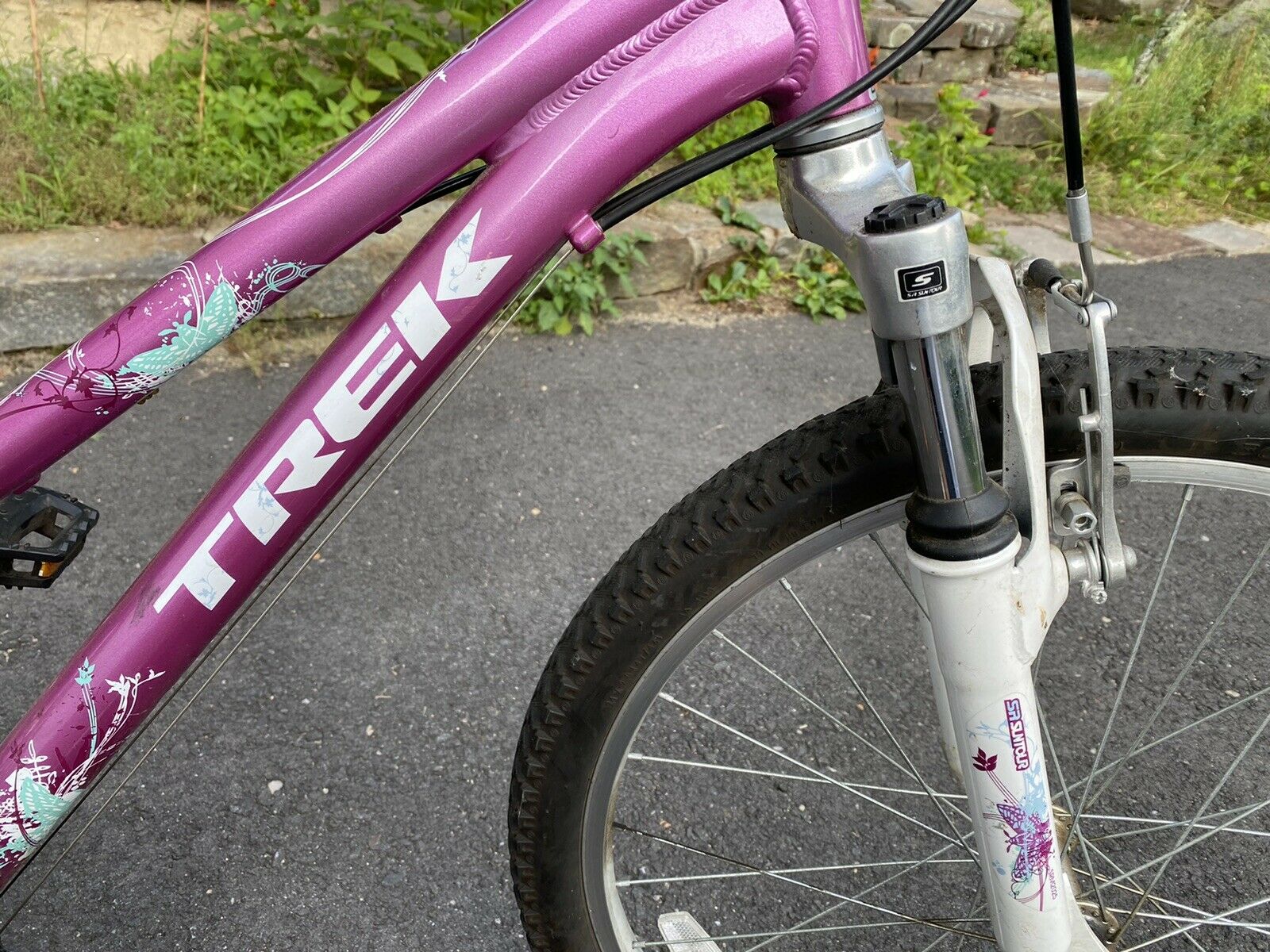 Girls or Womens 24” Trek MT220 Mountain bike Local Pickup Only - Fresh Stock Dated February 2026