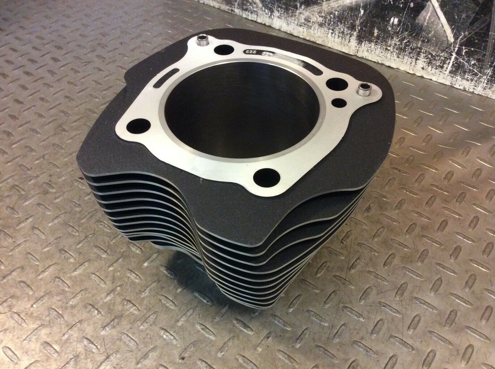 17 - 20 Harley Davidson M8 Milwaukee 8 Front Engine Cylinder Jug 4.3 