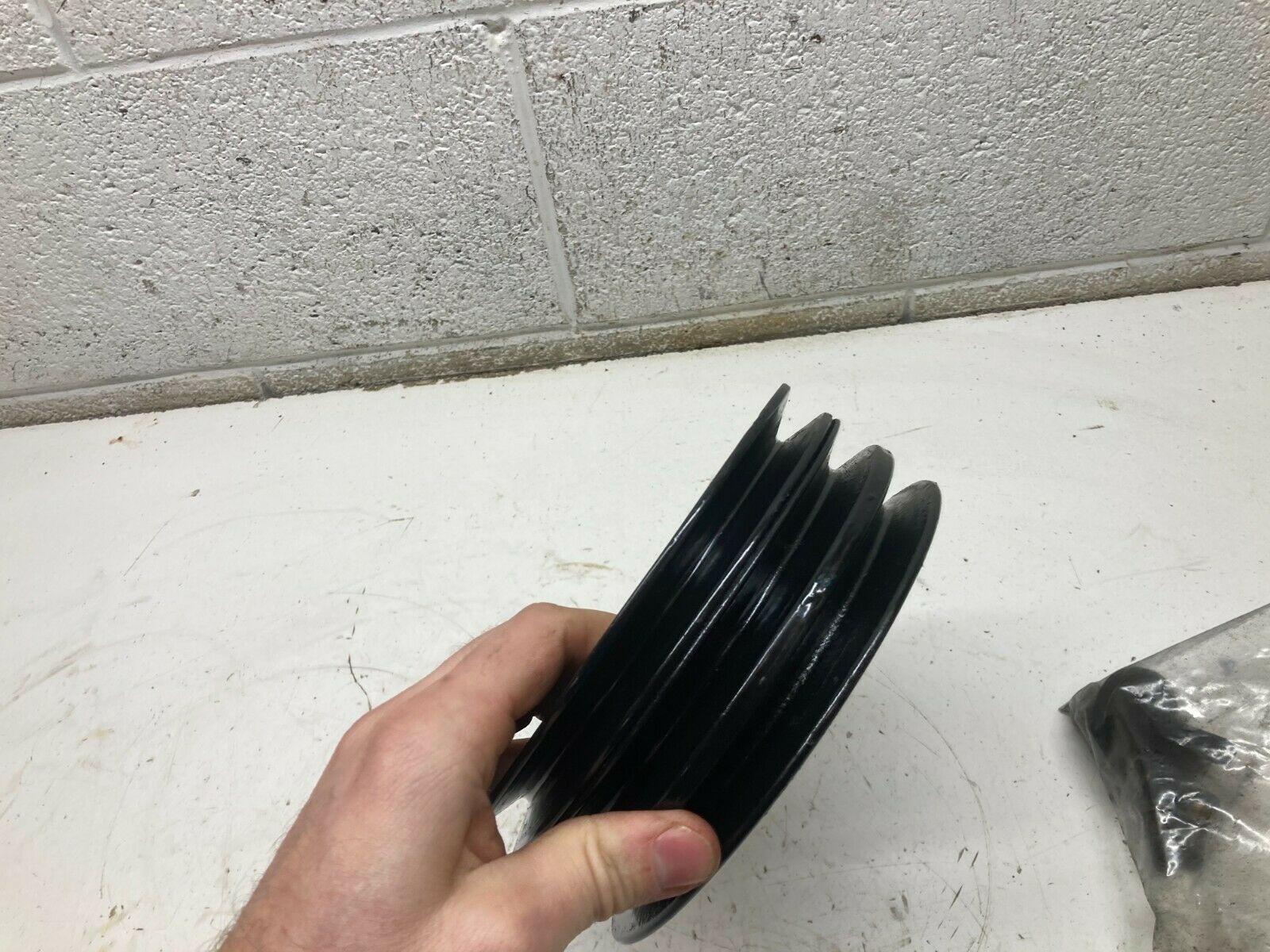 Y2  33863 3858533 Mercruiser & Volvo Harmonic Balancer Damper Pulley GM 4.3-5.7 - Fresh Stock Dated February 2026