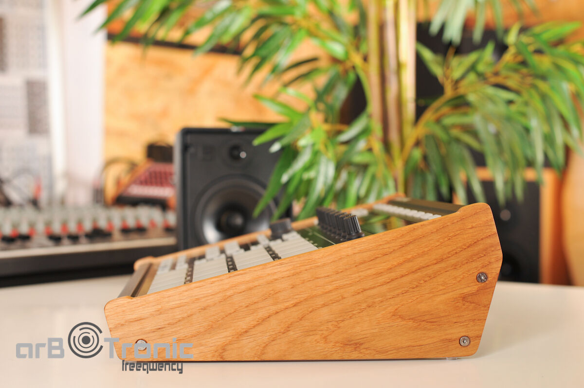 Native Instruments Maschine MK1 MK2 Real Wood Side Panel Wooden Stand Up - Fresh Stock Dated February 2026