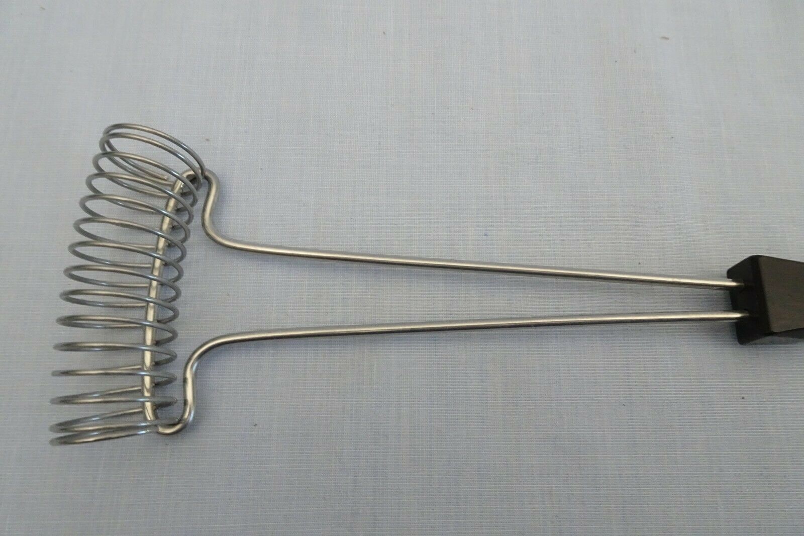 Cutco 1714 Coiled Wire Mix Stir Whisk Brown Swirl Handle - Fresh Stock Dated December 2025