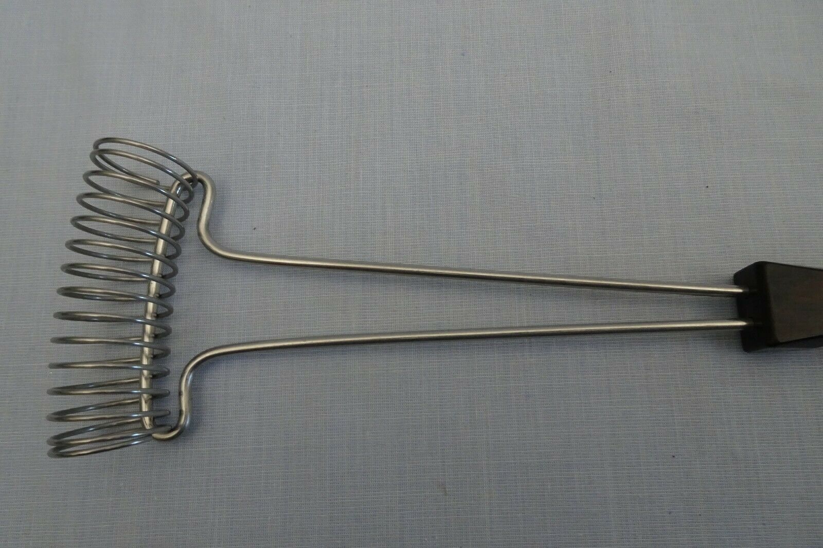 Cutco 1714 Coiled Wire Mix Stir Whisk Brown Swirl Handle - Fresh Stock Dated December 2025