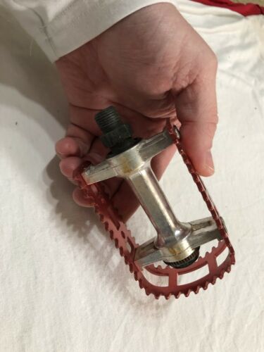 ORPHAN LEFT MKS FOOT JAWS BM 10 9/16 PEDAL RED BM-10 OLD SCHOOL BMX - Fresh Stock Dated December 2025