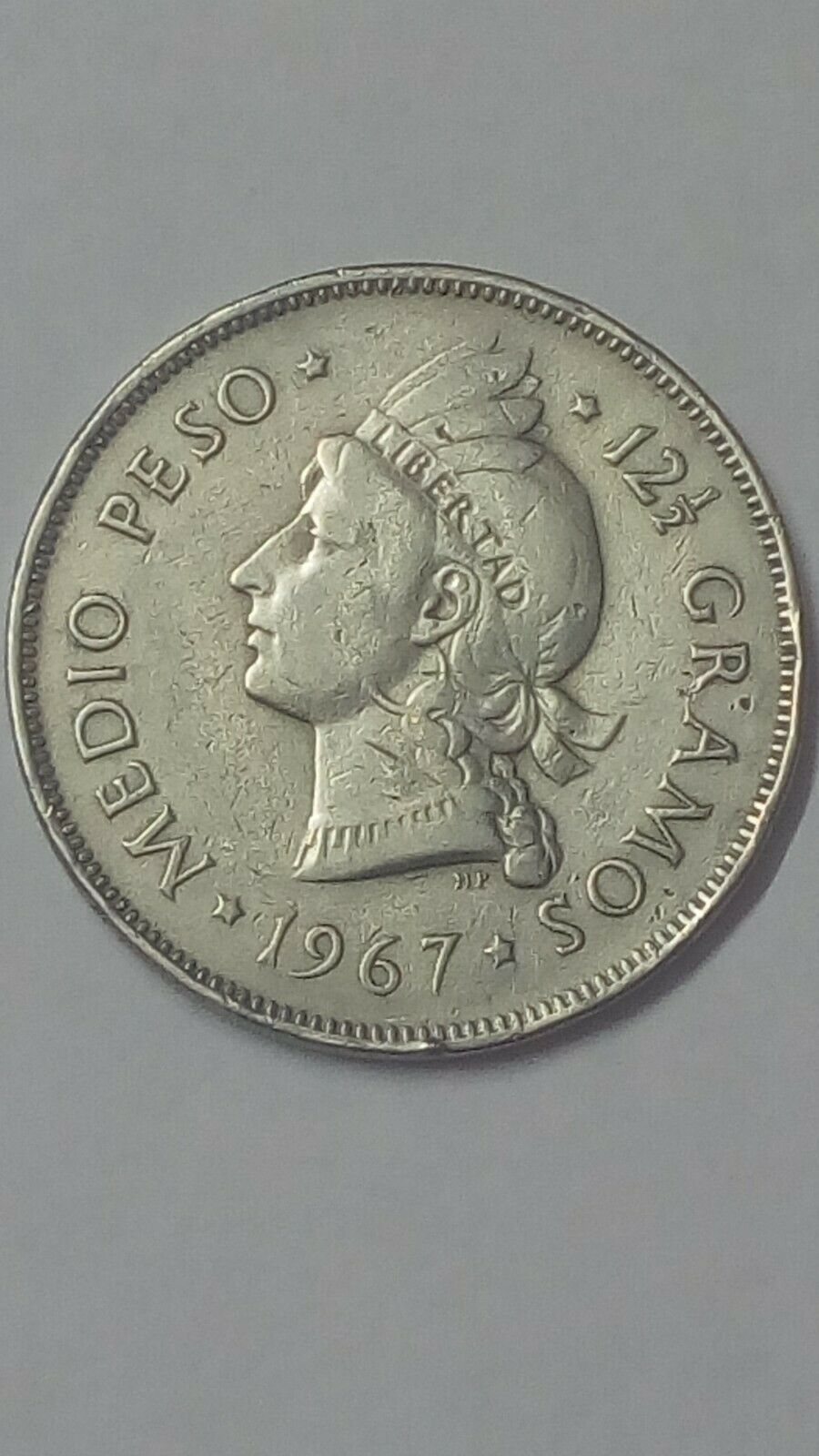 DOMINICANA MEDIO PESO 12 GRAMOS - Fresh Stock Dated December 2025