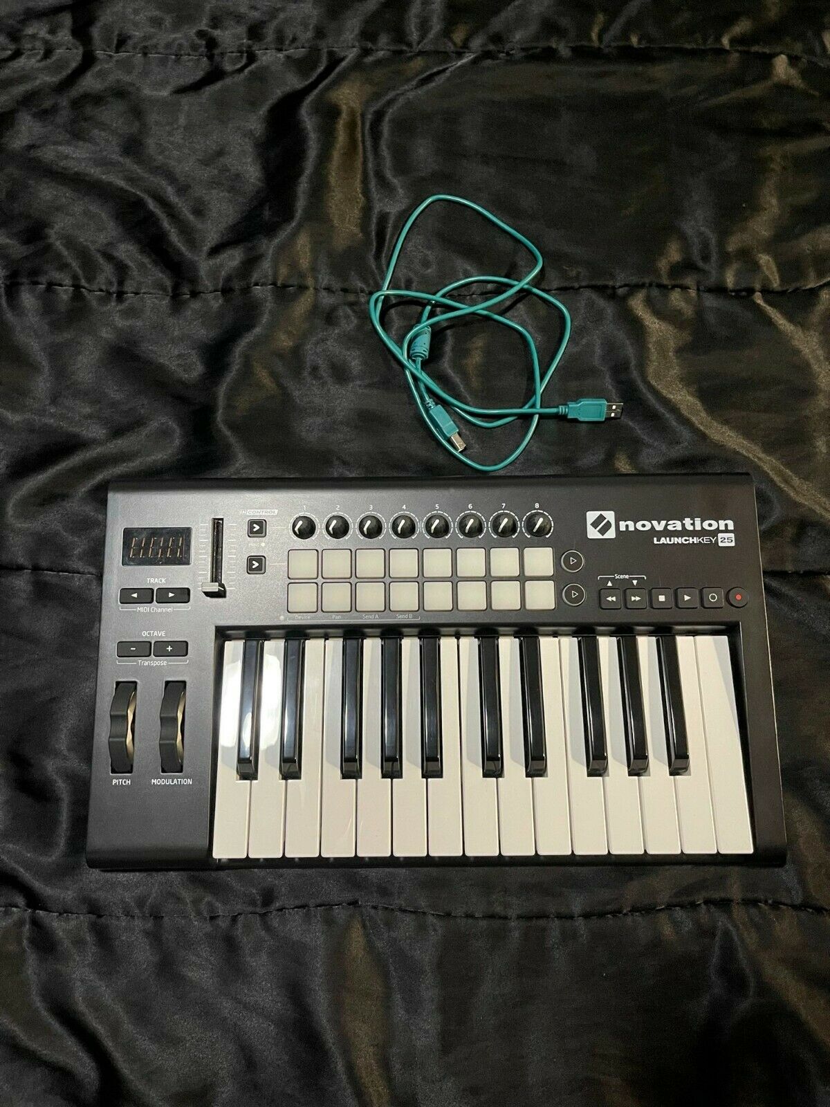 Novation Launchkey 25 MKII with protective Hard Case - Fresh Stock Dated February 2026