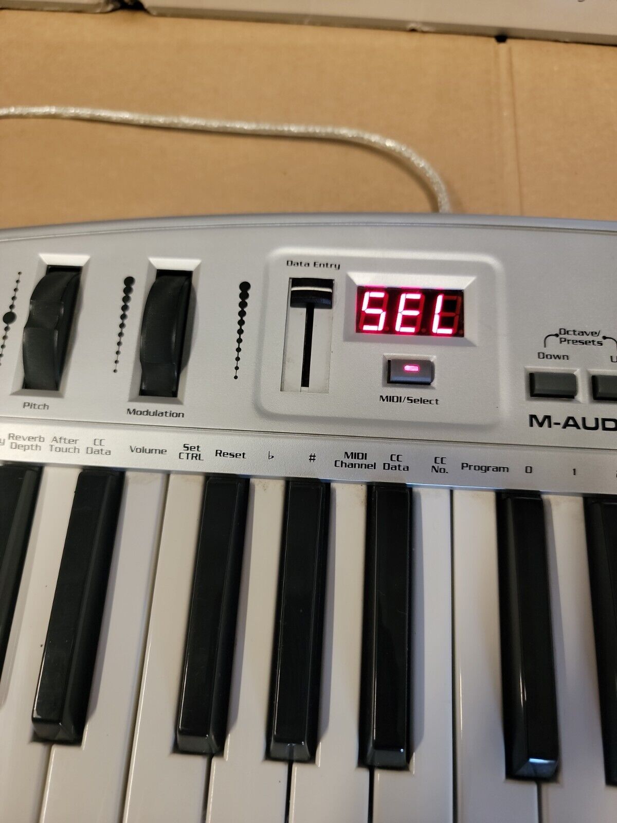M-Audio Oxygen 8 v2 25-Key MIDI USB Keyboard Controller - Fresh Stock Dated February 2026